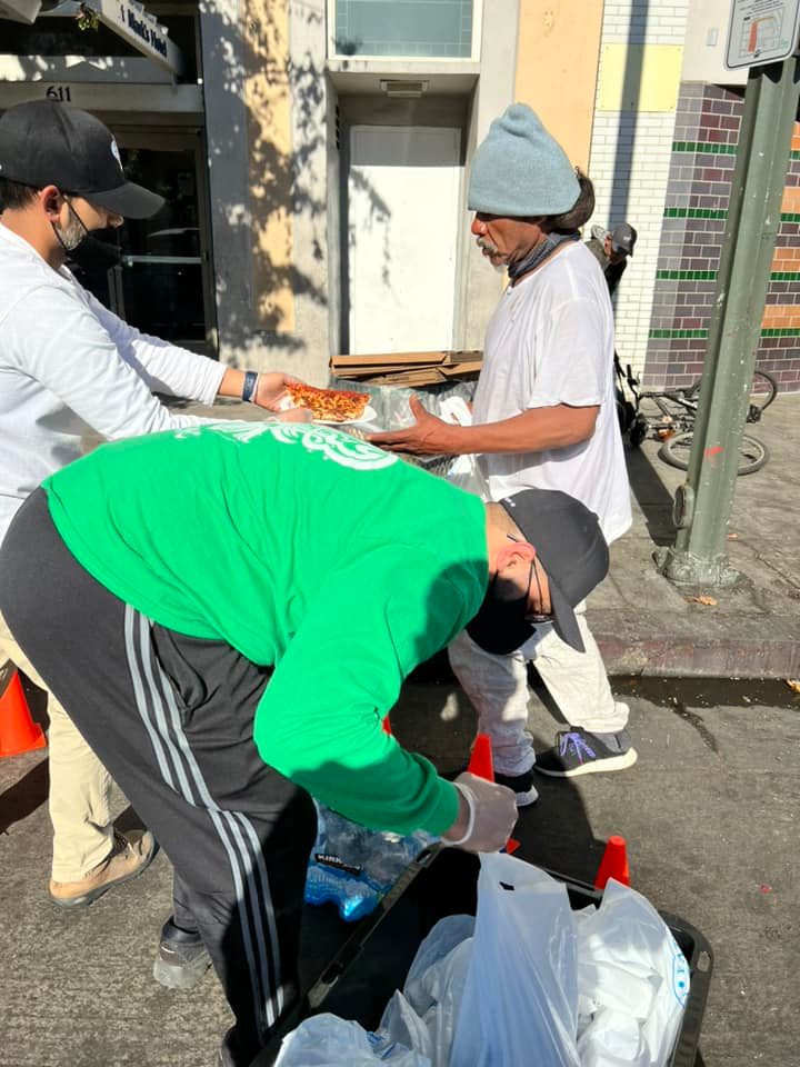 Honoring Wiladat of Imam Ali (AS) by Distributing Care Bags & Serving Pizza & Water to Skid Row Residents – LA