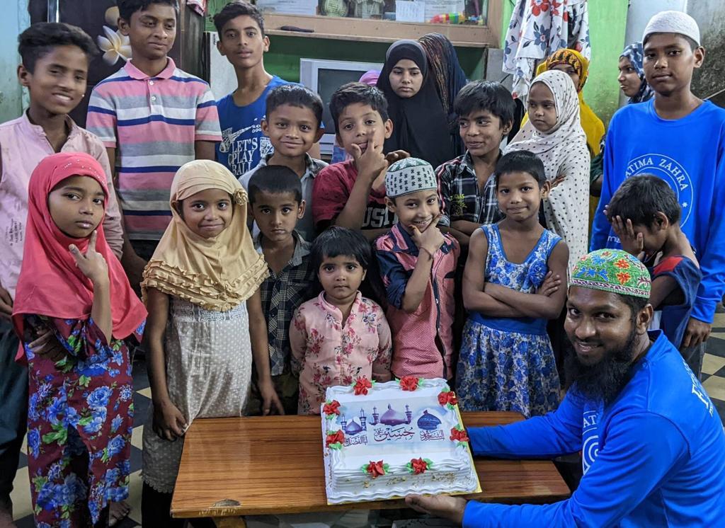 Hyderabad, India - Participating in Mobile Food Rescue Program by Serving 200+ Hot Meals & Blessed Cake to Beloved Orphans, Less Privileged Children & Homeless Families