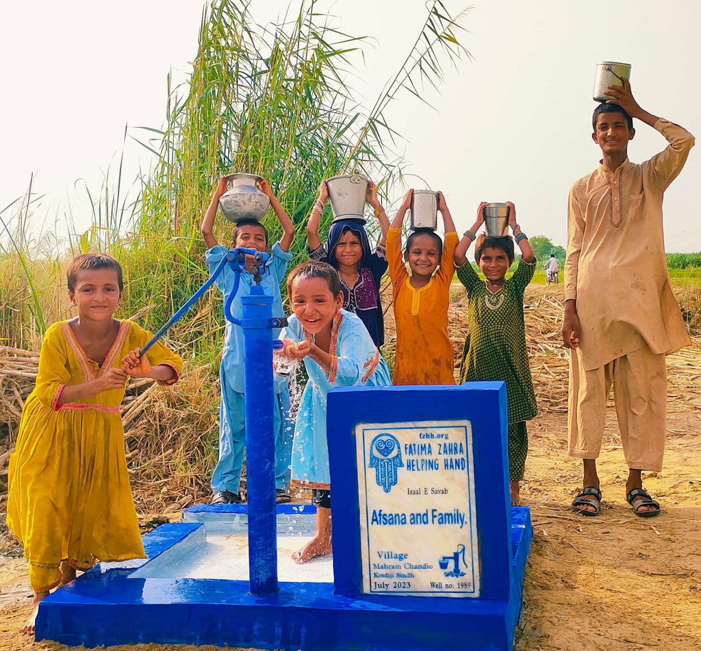 Sindh, Pakistan – Afsana and Family – FZHH Water Well# 1989