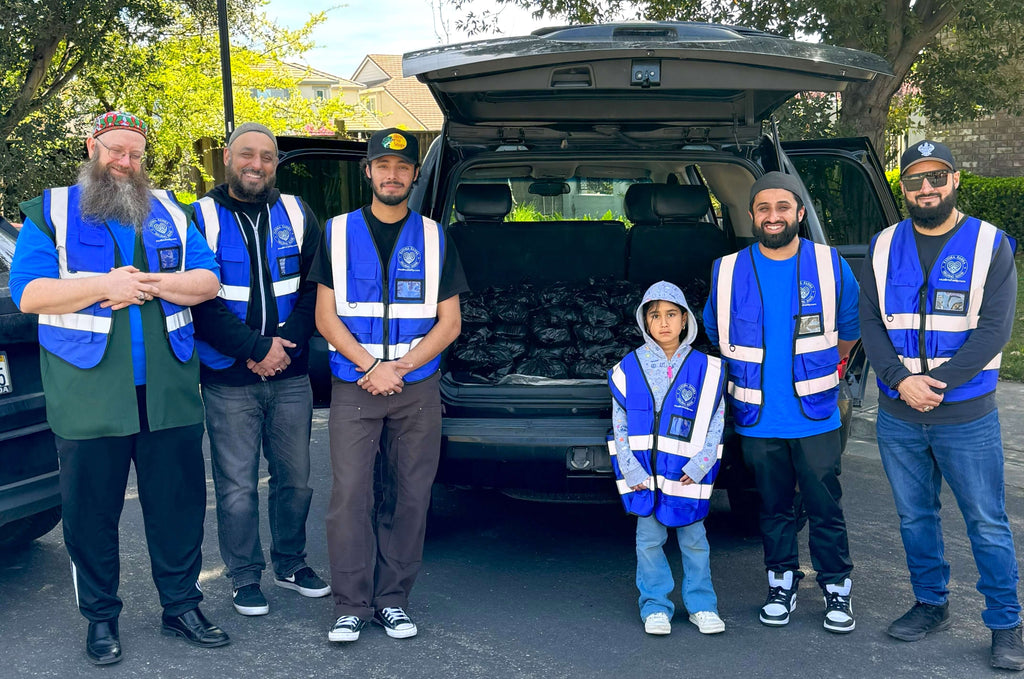 Oakland, California - Participating in Mobile Food Rescue Program by Preparing & Distributing 130+ Freshly Cooked Hot Meals & Water Bottles to Community's Homeless & Less Privileged People