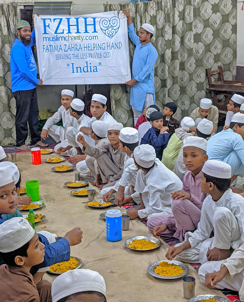 Hyderabad, India - Participating in Mobile Food Rescue Program by Distributing 150+ Hot Meals to Madrasa Students, Homeless & Less Privileged Families