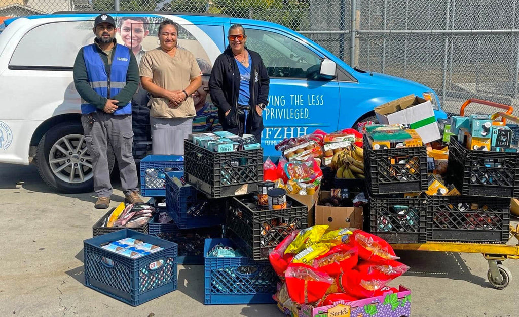 Los Angeles, California - Participating in Mobile Food Rescue Program by Rescuing & Distributing Over 1500+ lbs. of Essential Foods & Drinks to Local Community's Breadline Serving Less Privileged Families