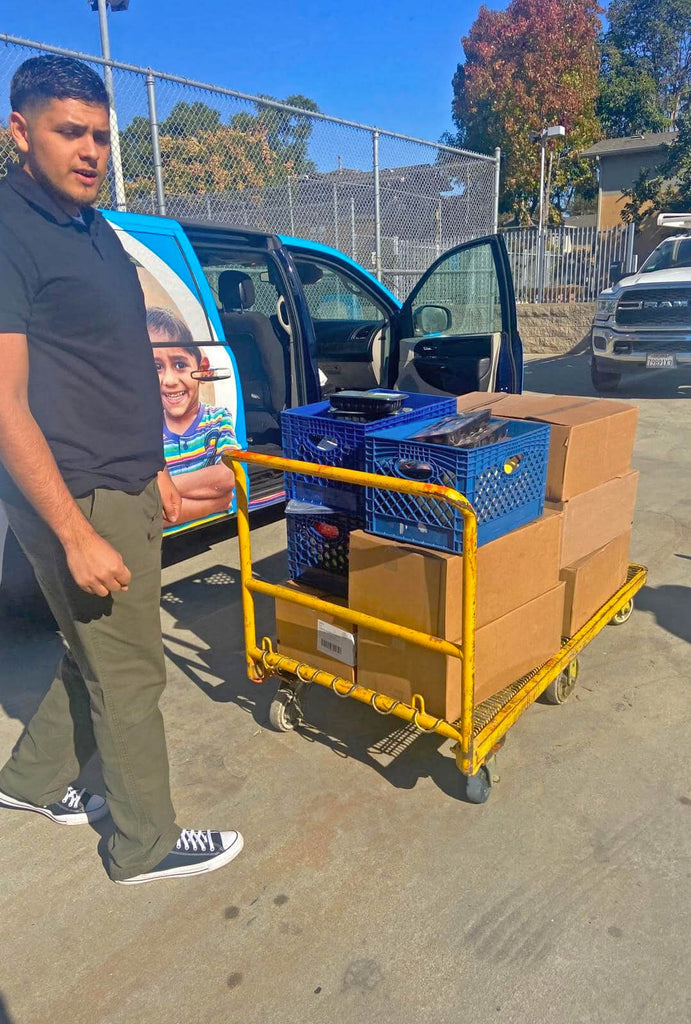 Los Angeles, California - Participating in Mobile Food Rescue Program by Rescuing & Distributing Over 100+ Pizzas & 70+ lbs. of Fresh Protein to Local Community's Breadline Serving Less Privileged Families