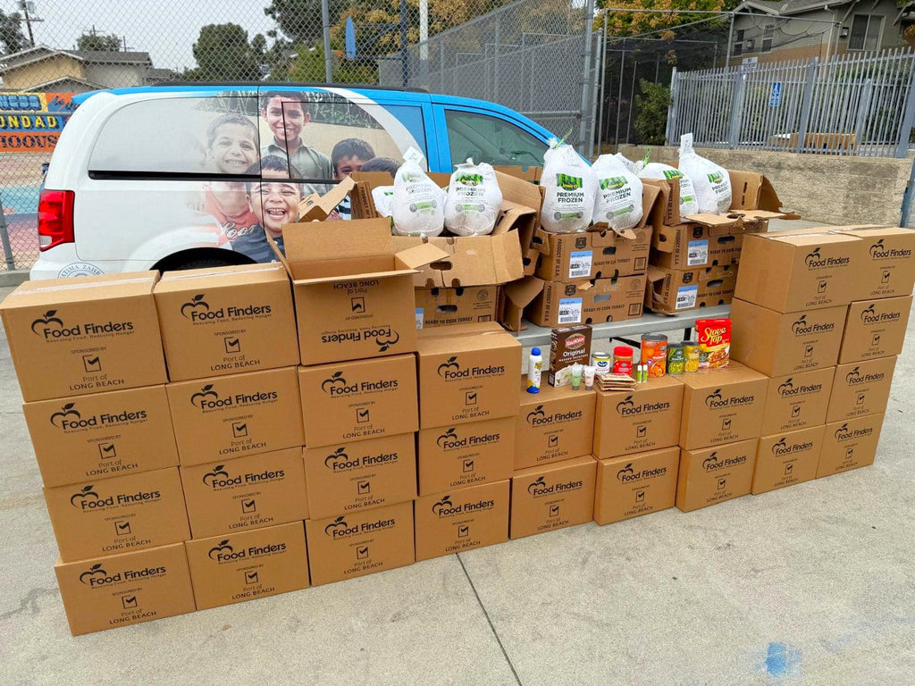 Los Angeles, California - Participating in Mobile Food Rescue Program by Rescuing & Distributing Over 1000+ lbs. of Complete Thanksgiving Meals with Essential Stuffing Items to Local Community's Breadline Serving Less Privileged Families