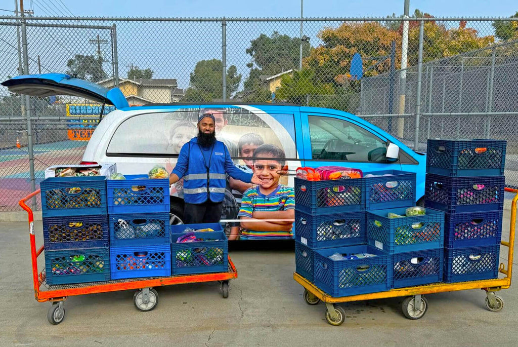 Los Angeles, California - Participating in Mobile Food Rescue Program by Rescuing & Distributing Over 1000+ lbs. of Essential Foods, Groceries & Supplies to Local Community's Breadline Serving Less Privileged Families