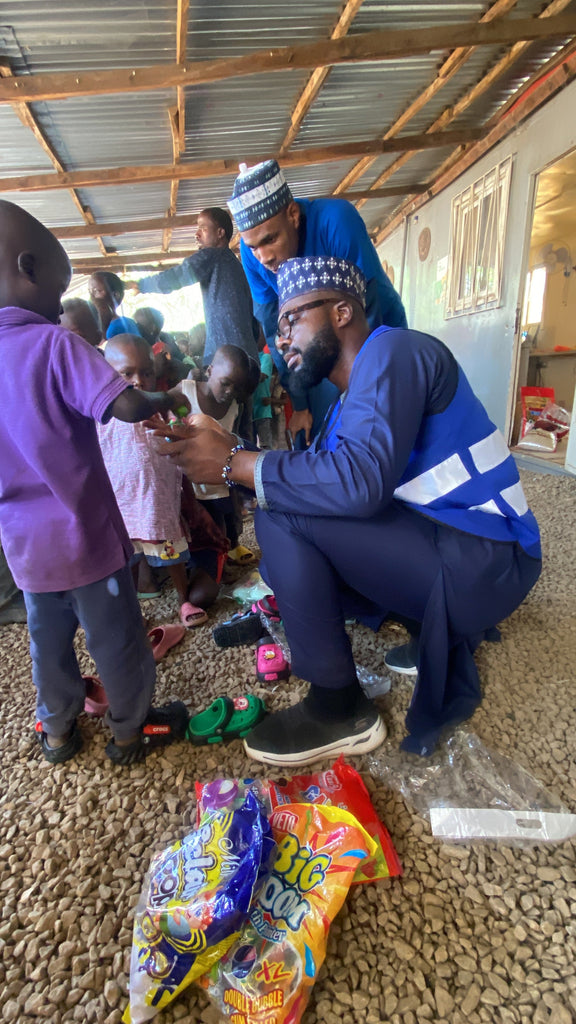 Abuja, Nigeria - Participating in Mobile Food Rescue Program by Distributing Rice Bags, Footwears & Candies to Less Privileged Children & Adults at Local Community’s Internally Displaced Camp