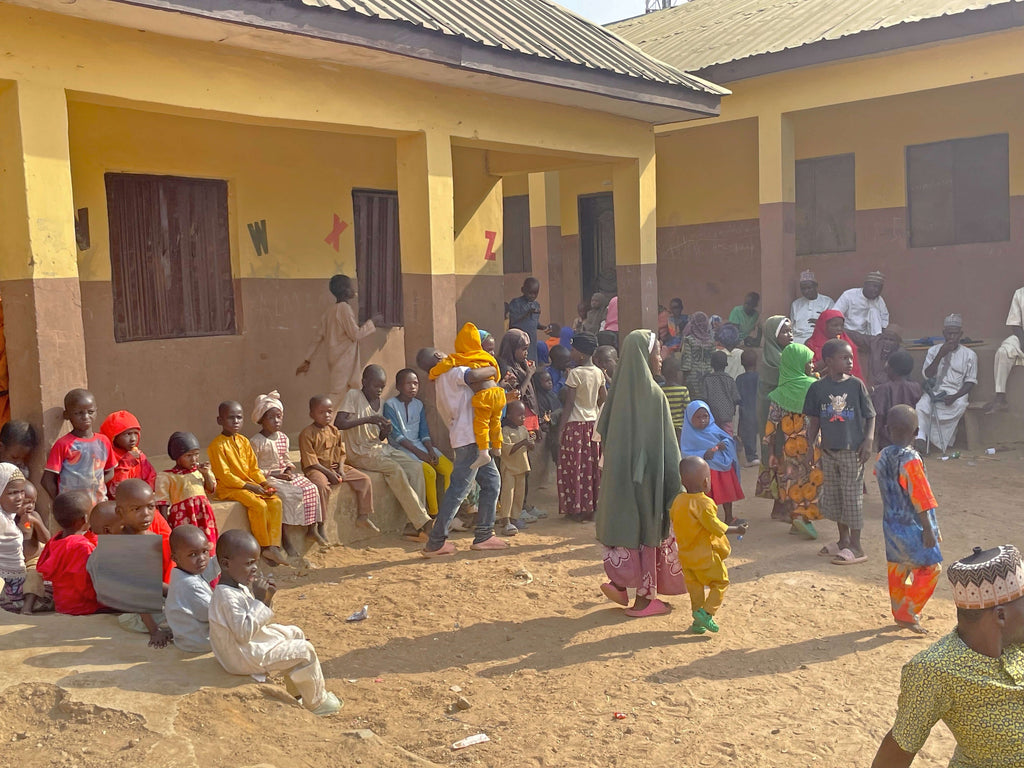 Abuja, Nigeria - Participating in Mobile Food Rescue Program by Distributing 10+ Rice Bags, 10+ Footwears & Lots of Candies to Less Privileged Children & Adults