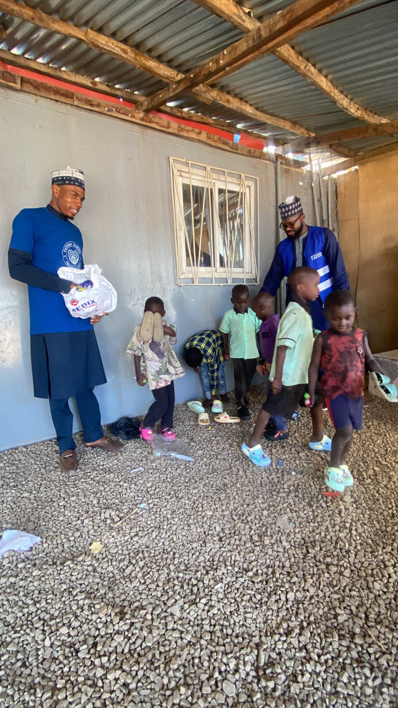 Abuja, Nigeria - Participating in Mobile Food Rescue Program by Distributing Rice Bags, Footwears & Candies to Less Privileged Children & Adults at Local Community’s Internally Displaced Camp