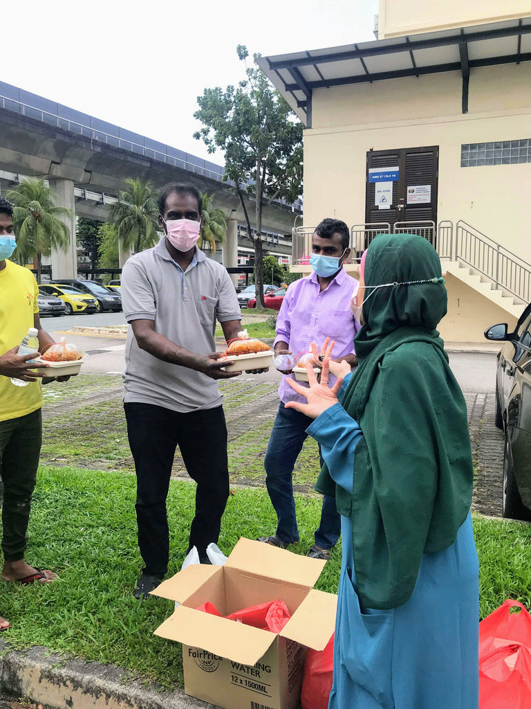 Singapore - Honoring Holy Day of Jummah/Friday by Cooking & Distributing 31+ Hot Meals & Cold Drinks to Community's Less Privileged People