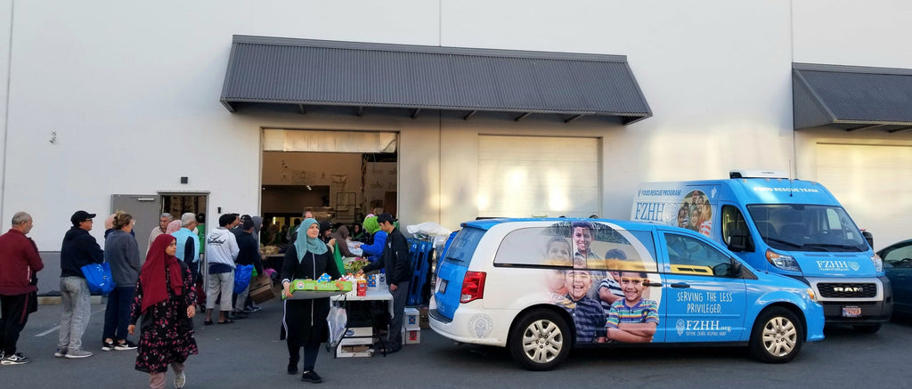 Vancouver, Canada - Participating in Mobile Food Rescue Program by Distributing Hot Meals, Fresh Juices, Fresh Produce & Essential Groceries to 240+ Families at Local Community's Muslim Food Bank