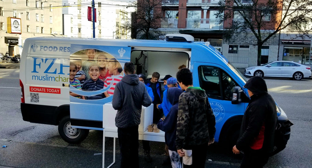 Vancouver, Canada - Participating in Mobile Food Rescue Program by Serving Breakfast to 100+ Homeless & Less Privileged People